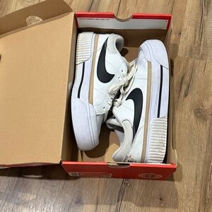 Nike Court Legacy Lift sneakers